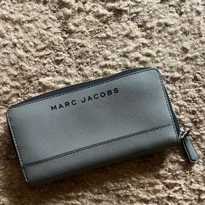 Gently used Marc Jacob’s zipper wallet